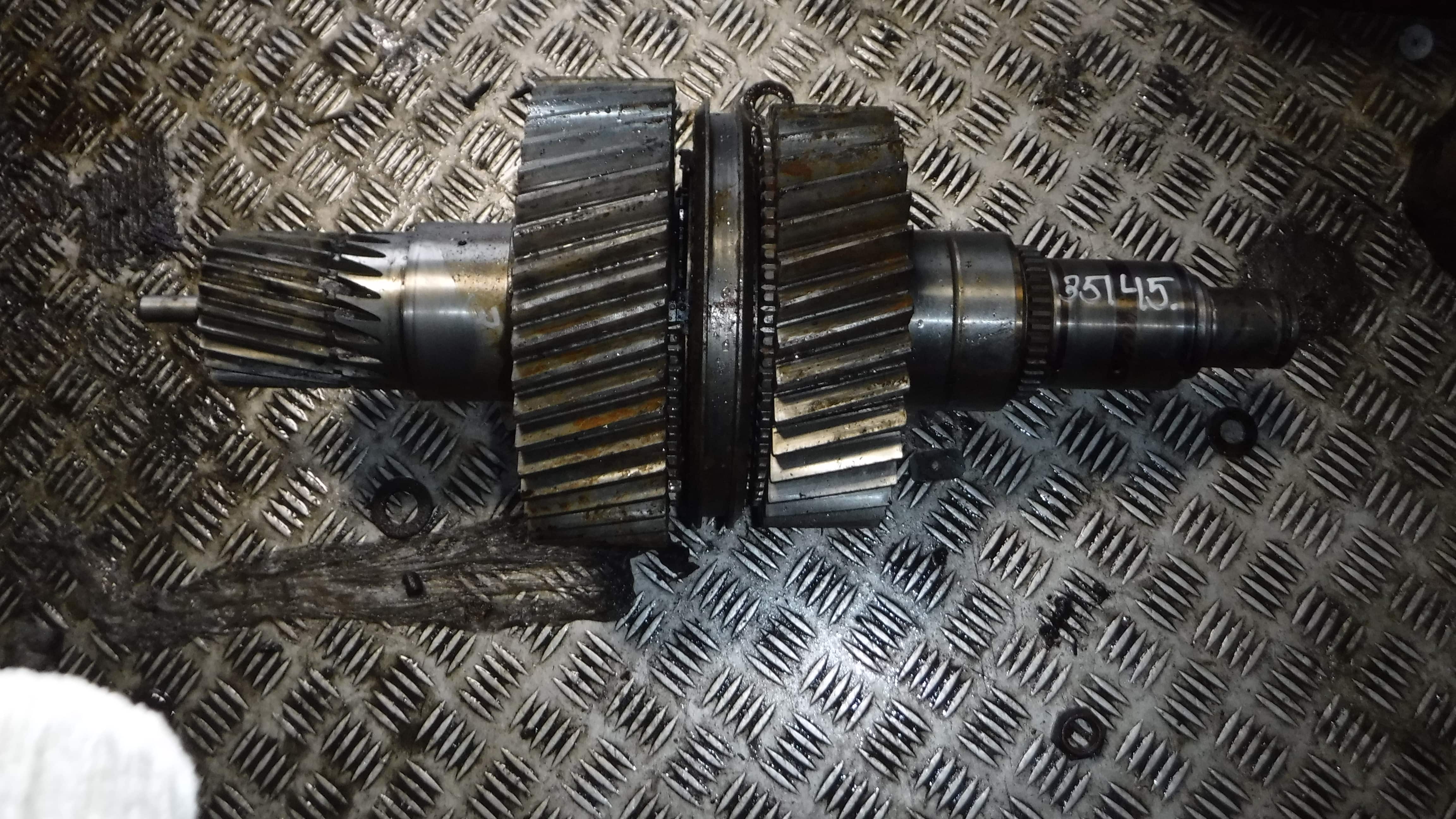 Вал вторичный Коробка КПП 1330363 Ивеко IVECO EuroTech 16S151 16S181